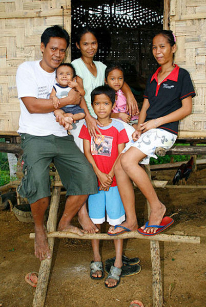 Junrey Balawing with his family
