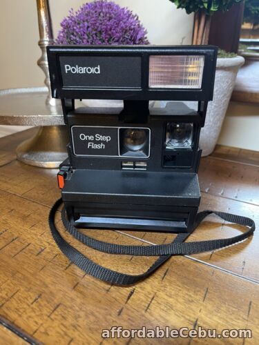1st picture of POLAROID ONE STEP FLASH Instant 600 Film Camera With Strap VINTAGE Untested For Sale in Cebu, Philippines