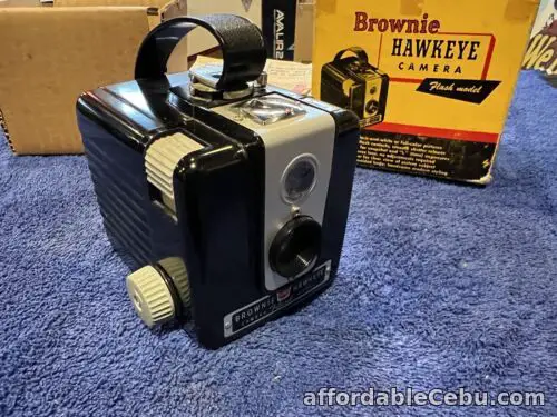 1st picture of Original Kodak Brownie Hawkeye Medium Format 620 Film Camera 6x6 Format Manual For Sale in Cebu, Philippines