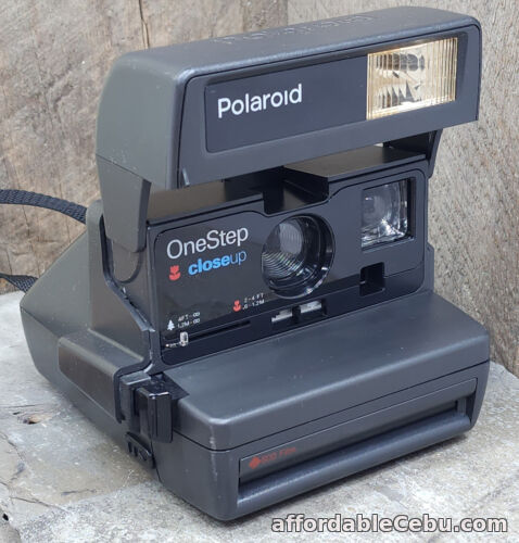 1st picture of Nice Retro Vintage Working Polaroid OneStep CloseUp Instant 600 Film Camera For Sale in Cebu, Philippines