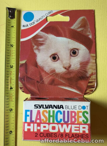 1st picture of Vintage 1970s Sylvania Blue Dot FLASHCUBES 2 cubes 8 flash Hi-Power NOS For Sale in Cebu, Philippines