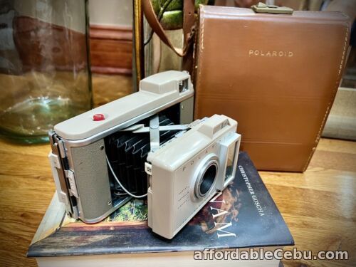 1st picture of Vintage Polaroid Camera with leather case circa 1961-1963 For Sale in Cebu, Philippines