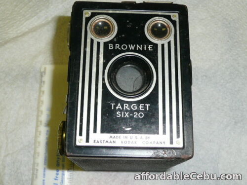 1st picture of Vintage KODAK Brownie Target Six-20 Box Camera 1946-1952 Very Nice For Sale in Cebu, Philippines