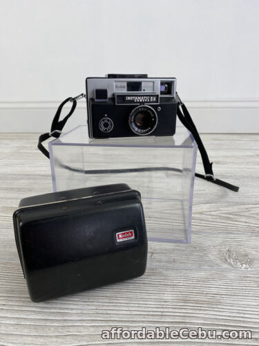 1st picture of VTG KODAK INSTAMATIC CAMERA 814 w/case 38mm Lens Collectible Decor /r For Sale in Cebu, Philippines