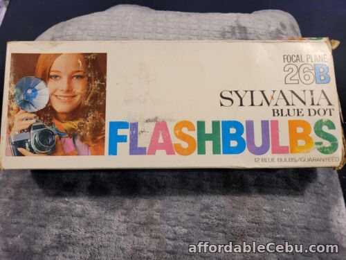 1st picture of Vintage Sylvania Press-25B Blue Dot - Pack of 12 Flash Bulbs - Original Box For Sale in Cebu, Philippines