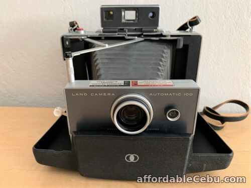 1st picture of Vintage 1960's Polaroid Automatic 100 Land Camera - Gray For Sale in Cebu, Philippines