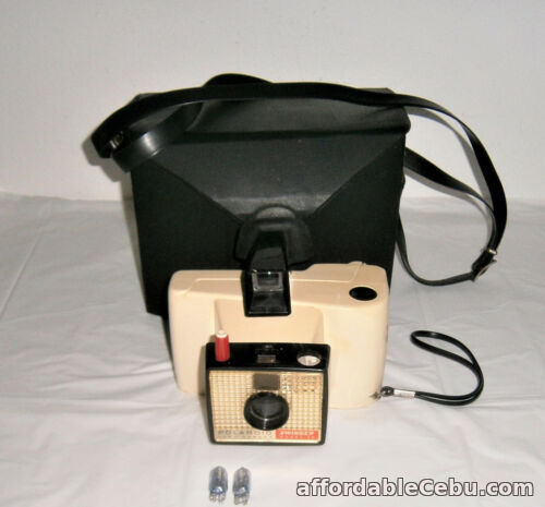 1st picture of Vintage Polaroid THE SWINGER Model 20 Land Camera w/ Carry Case & Bulbs UNTESTED For Sale in Cebu, Philippines