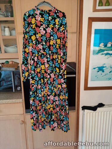 1st picture of BNWT MARKS AND SPENCER FLORAL LONG SLEEVED FRILLED MIDI 50"LONG DRESS SIZE 14 For Sale in Cebu, Philippines