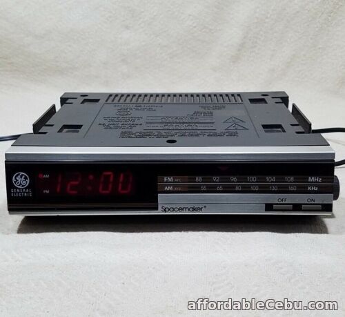 1st picture of GENERAL ELECTRIC GE CLOCK RADIO UNDER CABINET SPACE MAKER SAVER (WORKS) 7"x10" For Sale in Cebu, Philippines