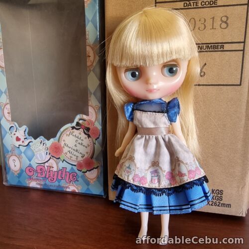 1st picture of Middie Blythe Doll PEBBLE CAKE SHRINKING ALICE Takara CWC Complete! For Sale in Cebu, Philippines