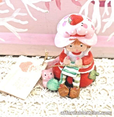 1st picture of VINTAGE STRAWBERRY SHORTCAKE 1980s CERAMIC FIGURINE WITH TAG For Sale in Cebu, Philippines