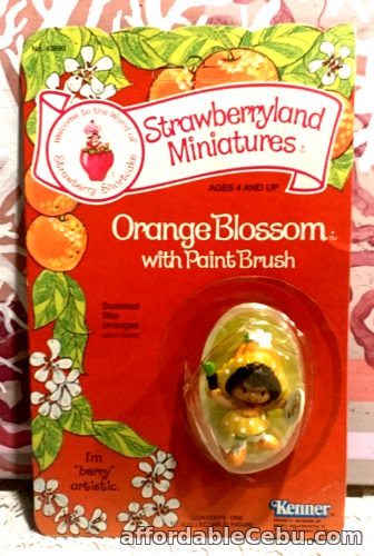1st picture of VINTAGE 1981 STRAWBERRY SHORTCAKE ORANGE BLOSSOM AND PAINT BRUSH MINI ON CARD For Sale in Cebu, Philippines