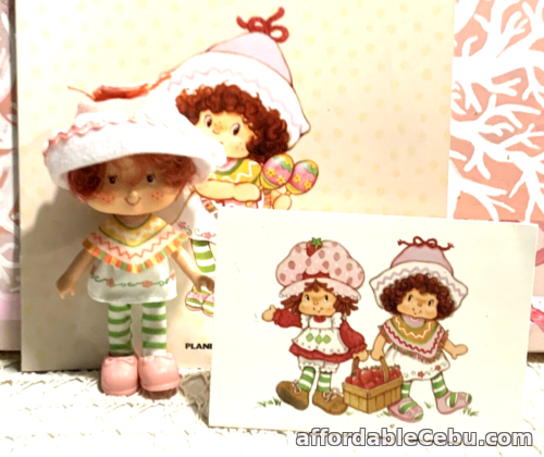 1st picture of ALTAYA 2020 STRAWBERRY SHORTCAKE DOLL CAFE OLE WITH BOOKLET & CARD For Sale in Cebu, Philippines