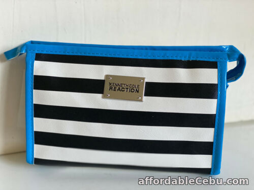 1st picture of KENNETH COLE REACTION TURQUOISE EAST / WEST TRAVEL MAKEUP COSMETIC POUCH CASE For Sale in Cebu, Philippines