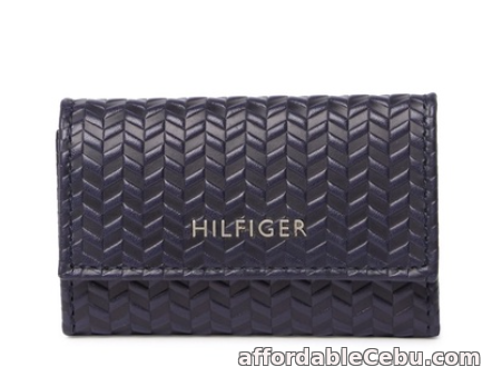 1st picture of TOMMY HILFIGER Yen 6 Hook Leather Key Case In Navy For Sale in Cebu, Philippines