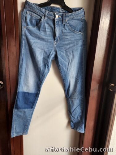 1st picture of UNIQLO WOMEN'S DISTRESSED SLOUCHY JEANS, size 26 For Sale in Cebu, Philippines