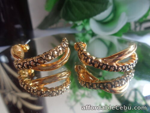 1st picture of Vintage US AVON Black Accent Hoop INFINITY Earrings Jewelry BOLD ChunKy Big For Sale in Cebu, Philippines