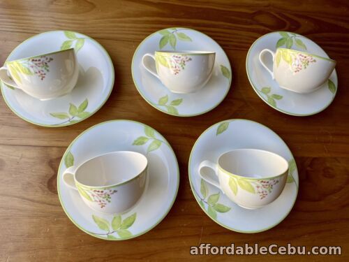 1st picture of VILLEROY & BOCH FLOREANA LEAVES GREEN RED  TEA CUP & SAUCER  Set of 5 For Sale in Cebu, Philippines
