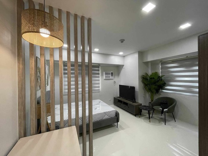 1st picture of Studio Type Condo in Taft East Gate for Rent For Rent in Cebu, Philippines