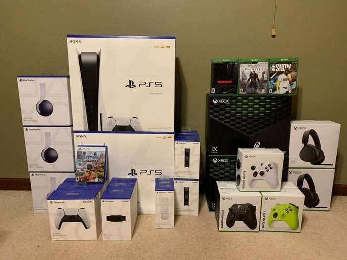 3rd picture of PlayStation 5 console cfi-1200A01 disc edition For Sale in Cebu, Philippines