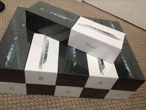 1st picture of WHOLESALE! APPLE iPHONE 5 64GB/32/14 FACTORY UNLOCKED BLACK/ WHITE. For Sale in Cebu, Philippines