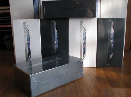 1st picture of WHOLESALE! APPLE iPHONE 5 64GB/32/14 FACTORY UNLOCKED BLACK/ WHITE. For Sale in Cebu, Philippines