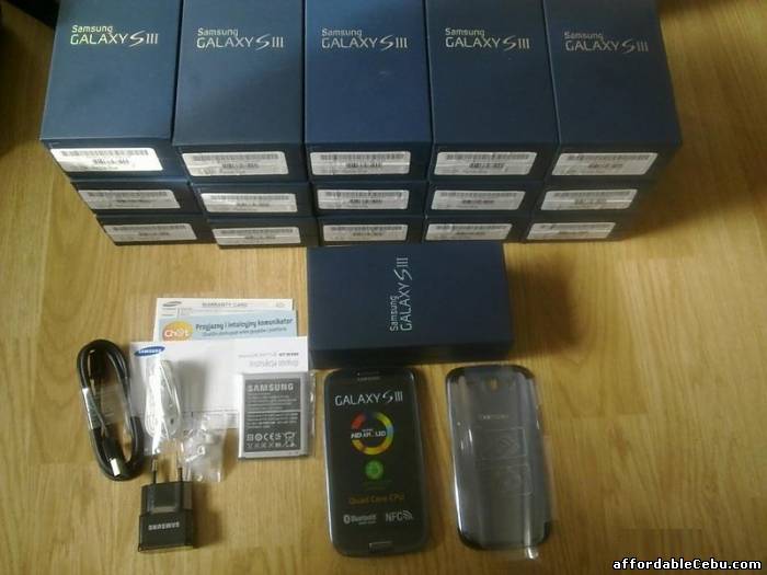 3rd picture of Apple Iphone 5 and Blackberry Z10. For Sale in Cebu, Philippines
