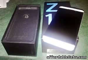 1st picture of BLACKBERRY Z10 UNLOCKED 16Gb 4G/LTE (STL100-3) Black and NEW HS-500 BLUETOOTH For Sale in Cebu, Philippines
