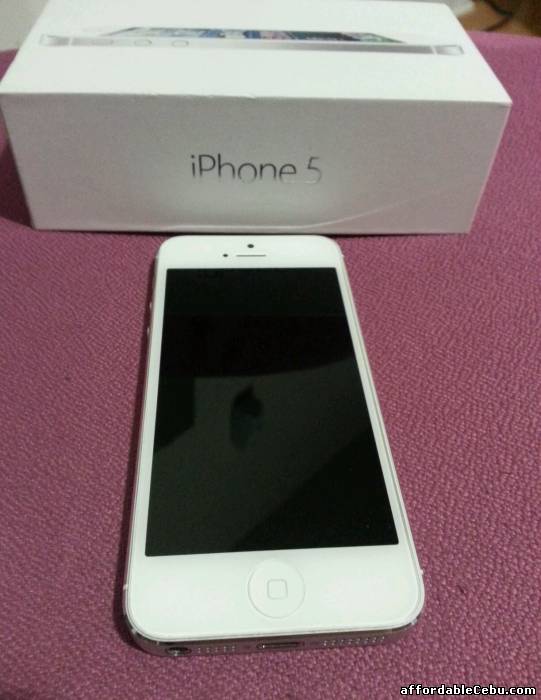 1st picture of WTS : Brand New Apple iphone 5 64GB/Samsung Galaxy S4-Black/White Smartphone For Sale in Cebu, Philippines