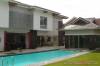 EXECUTIVE HOUSE & LOT (SEMI-FURNISHED)