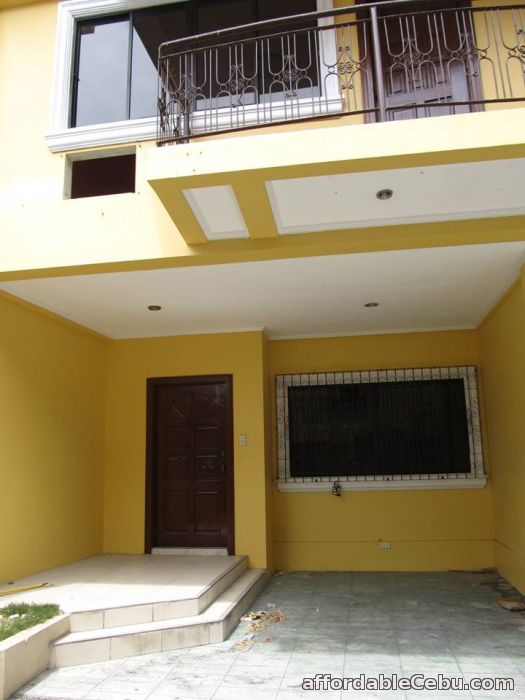 Mandaue 4 BR Apartment in near Gaisano AS Fortuna Mandaue City For Rent