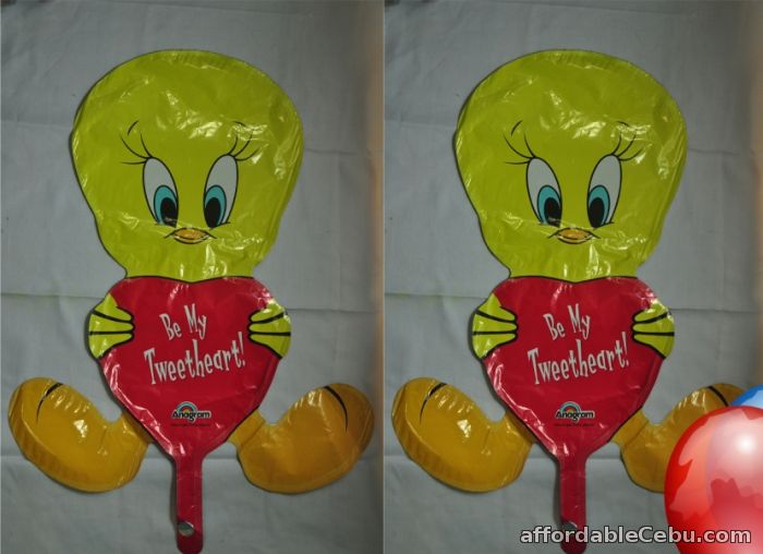 1st picture of Tweety Bird With Heart (Small Mylar) For Sale in Cebu, Philippines