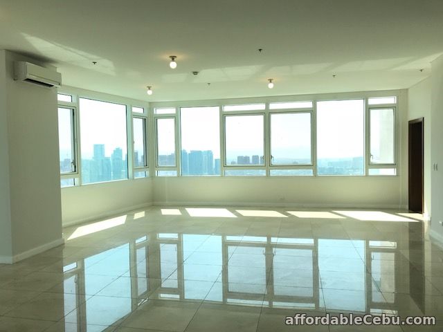3rd picture of FOR SALE: DELUXE PENTHOUSE PARK TERRACES For Sale in Cebu, Philippines