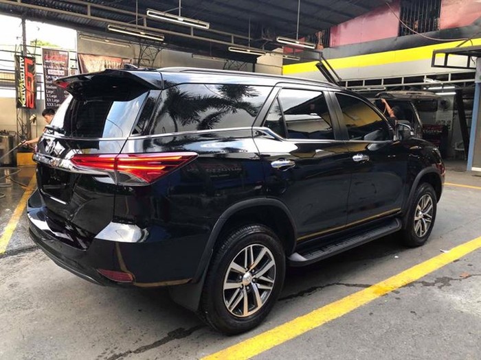 2nd picture of Toyota Fortuner V 2017 4x2 Looking For in Cebu, Philippines